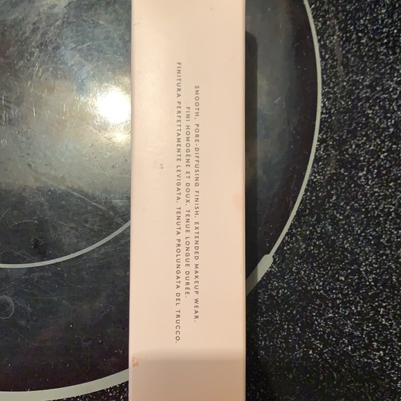 Fenty Beauty by Rihanna Instant retouch primer - Picture 6 of 9